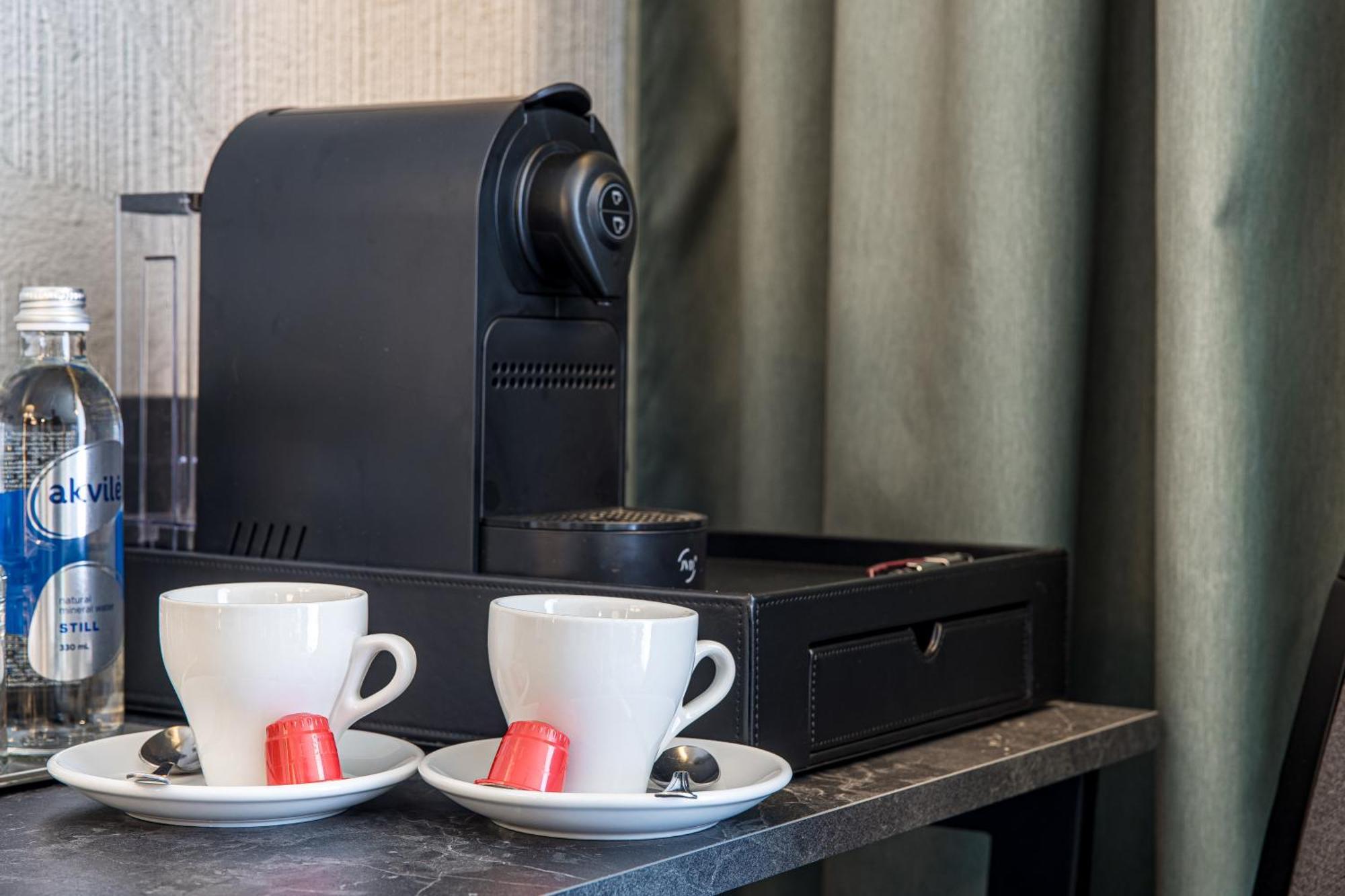Mercure Palanga Vanagupe Resort & Spa Exterior foto A Nespresso coffee machine